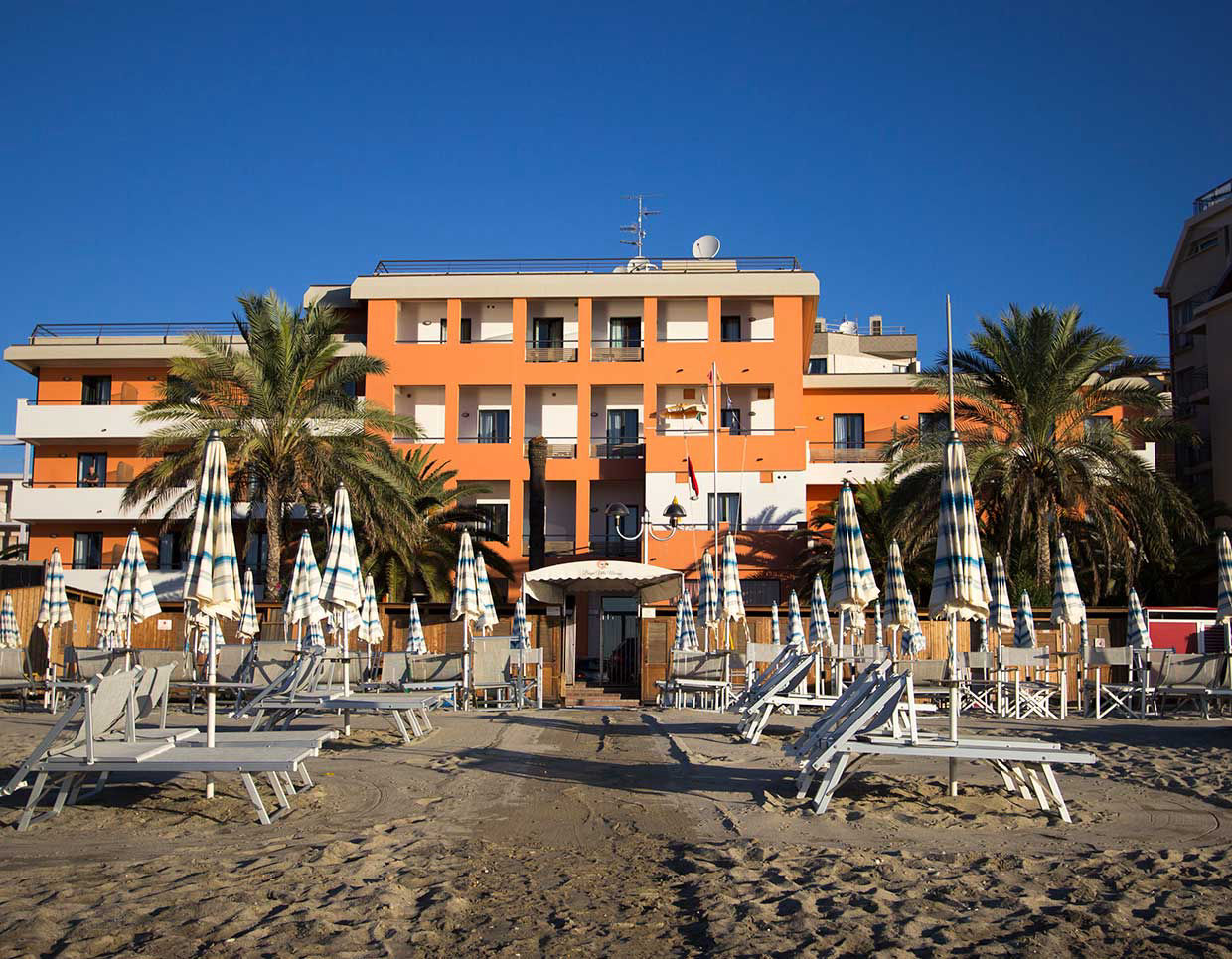 Albergo Villa Marina hotel sul mare in liguria a Pietra Ligure. Hotel per celiaci. Hotel per famiglie 